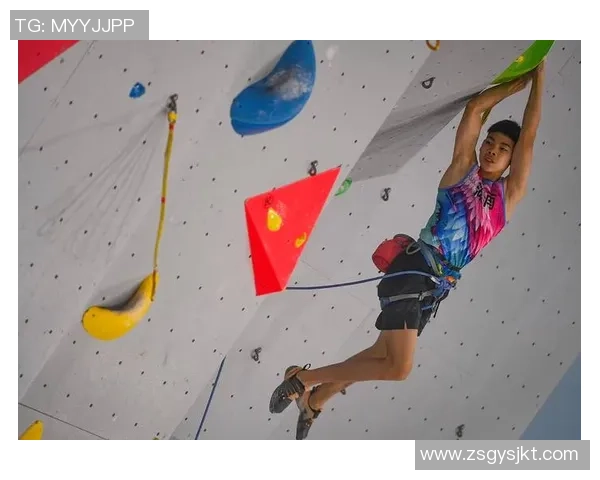 南京攀岩队团队协作能力大幅提升再创佳绩引领攀岩新风潮